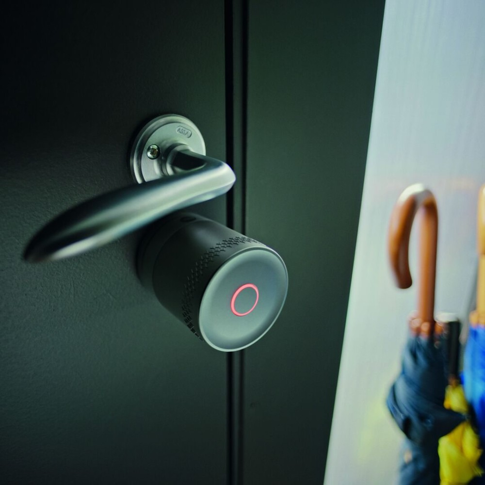 Yale Linus Akıllı Kilit L2 Lite Gümüş – Matter Uyumlu Anahtarsız Akıllı Kapı Kilidi (05/109100/SI)